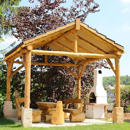 In Mit Terrasse, Grill Und Garten * Jonsdorf