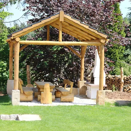 In Mit Terrasse, Grill Und Garten Apartment Kurort Jonsdorf